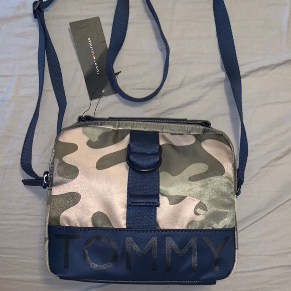 Tommy Hilfiger / Camo Crossbody Bag - Picture 1 of 12